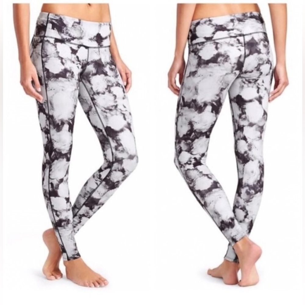 Athleta Black and White Floral Chaturanga Leggings